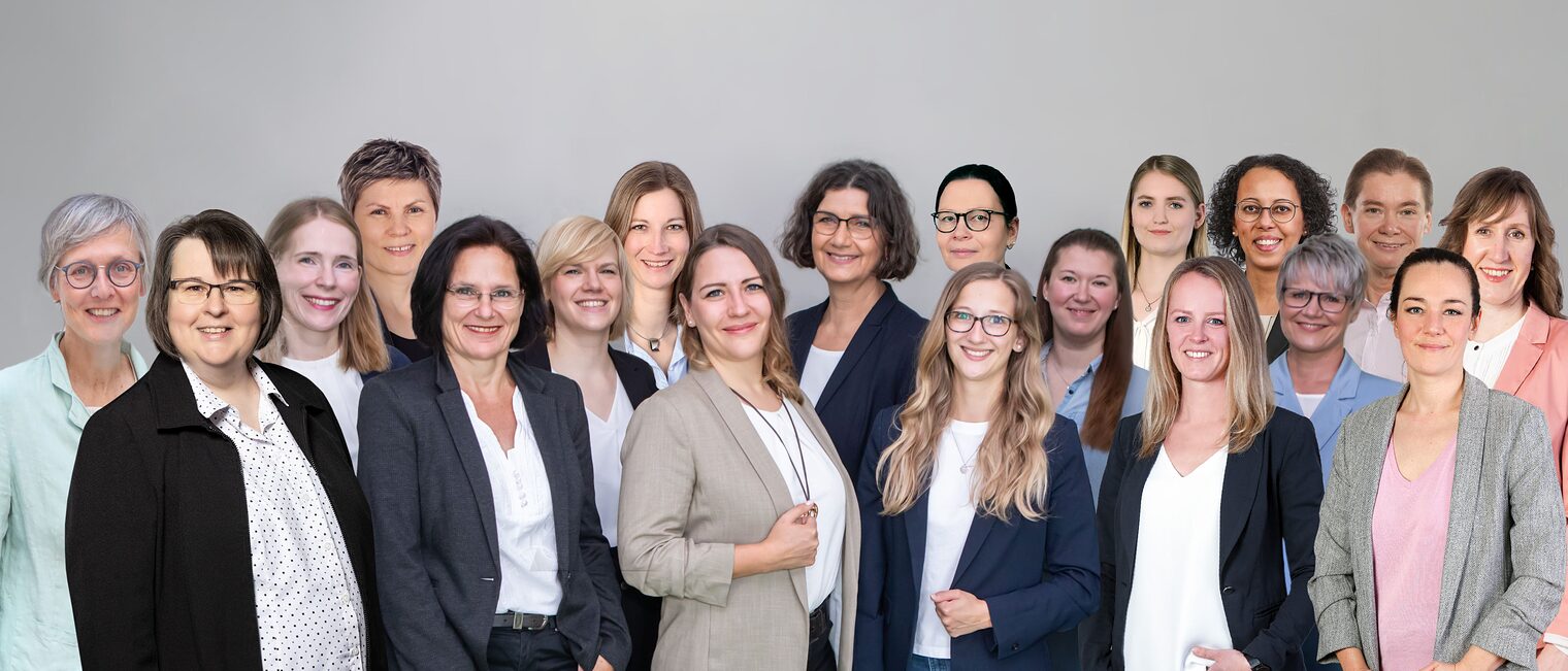 20220701 TeamProjekte_Gruppenfoto_ohne Esra-Mario resize